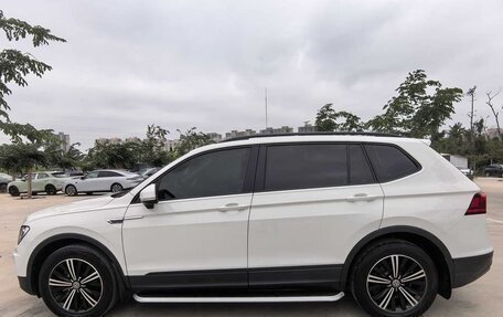 Volkswagen Tiguan II, 2020 год, 1 850 000 рублей, 7 фотография