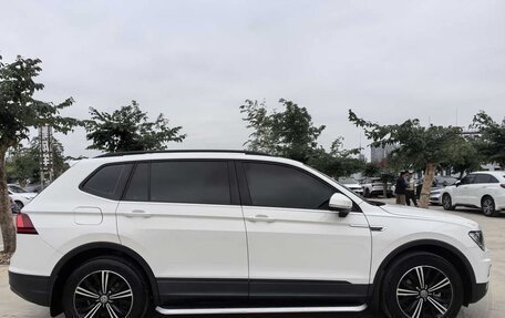 Volkswagen Tiguan II, 2020 год, 1 850 000 рублей, 8 фотография