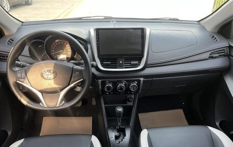 Toyota Yaris XP150 рестайлинг, 2022 год, 990 060 рублей, 10 фотография