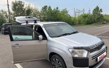 Toyota Probox I, 2017 год, 1 050 000 рублей, 2 фотография
