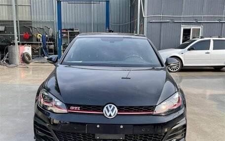 Volkswagen Golf GTI VII, 2019 год, 2 399 099 рублей, 2 фотография