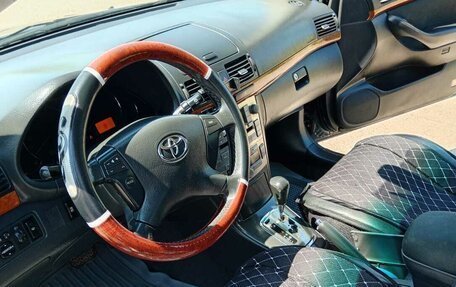 Toyota Avensis III рестайлинг, 2006 год, 850 000 рублей, 10 фотография