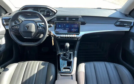 Peugeot 408, 2023 год, 1 850 000 рублей, 7 фотография