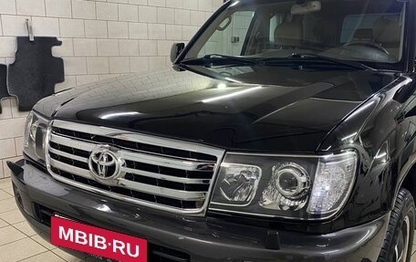 Toyota Land Cruiser 100 рестайлинг 2, 2006 год, 2 800 000 рублей, 4 фотография
