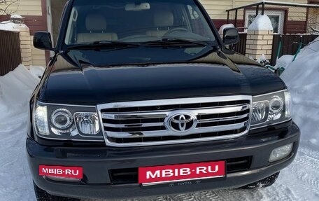 Toyota Land Cruiser 100 рестайлинг 2, 2006 год, 2 800 000 рублей, 3 фотография