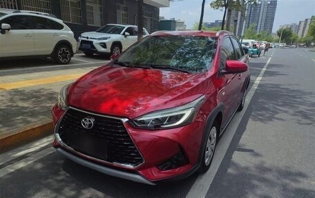 Toyota Yaris XP150 рестайлинг, 2021 год, 1 350 000 рублей, 1 фотография