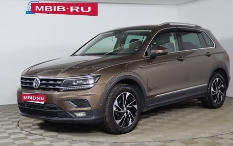 Volkswagen Tiguan II, 2018 год, 2 399 990 рублей, 1 фотография