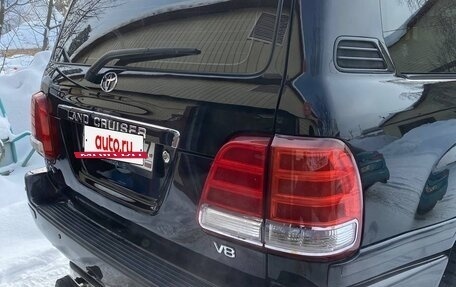Toyota Land Cruiser 100 рестайлинг 2, 2006 год, 2 800 000 рублей, 10 фотография