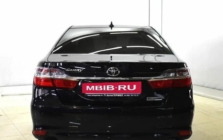 Toyota Camry, 2018 год, 2 185 000 рублей, 3 фотография