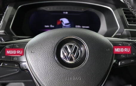 Volkswagen Tiguan II, 2018 год, 2 399 990 рублей, 11 фотография