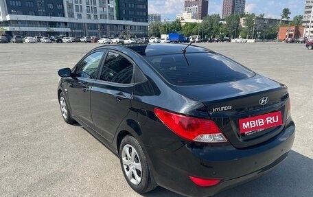 Hyundai Solaris II рестайлинг, 2011 год, 724 000 рублей, 5 фотография
