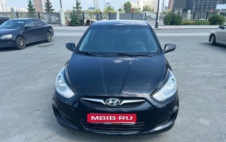 Hyundai Solaris II рестайлинг, 2011 год, 724 000 рублей, 26 фотография
