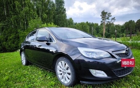 Opel Astra J, 2011 год, 850 000 рублей, 2 фотография