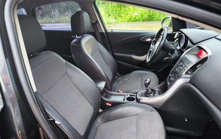 Opel Astra J, 2011 год, 850 000 рублей, 25 фотография
