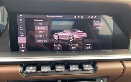 Porsche 911, 2022 год, 10 900 000 рублей, 18 фотография