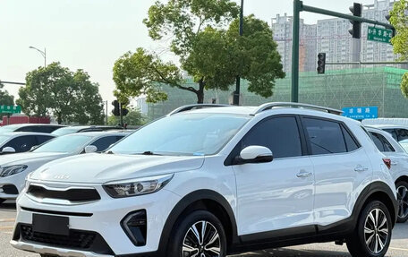 KIA Stonic, 2022 год, 1 380 000 рублей, 2 фотография