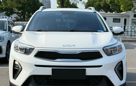 KIA Stonic, 2022 год, 1 380 000 рублей, 3 фотография