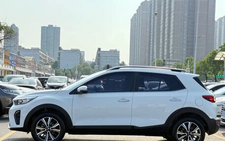 KIA Stonic, 2022 год, 1 380 000 рублей, 6 фотография