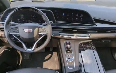 Cadillac Escalade V, 2022 год, 8 870 000 рублей, 14 фотография