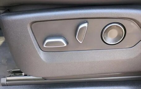 Cadillac Escalade V, 2022 год, 8 870 000 рублей, 16 фотография