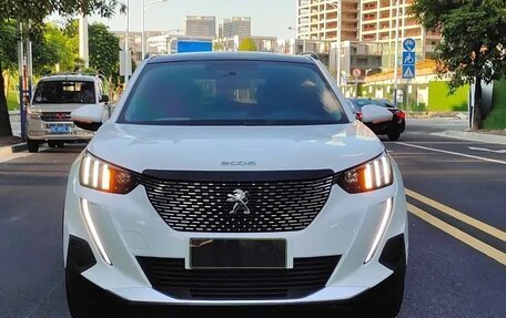 Peugeot 2008 II, 2021 год, 1 100 000 рублей, 2 фотография