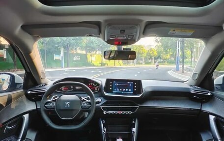 Peugeot 2008 II, 2021 год, 1 100 000 рублей, 7 фотография