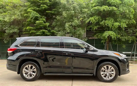 Toyota Highlander III, 2020 год, 2 300 000 рублей, 5 фотография