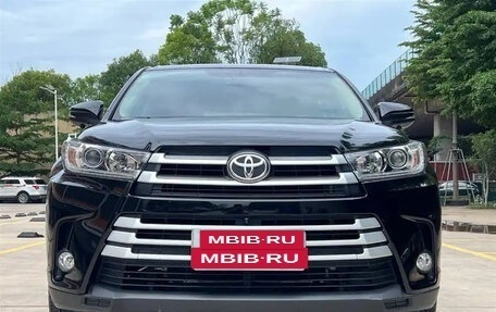 Toyota Highlander III, 2020 год, 2 300 000 рублей, 2 фотография