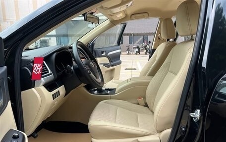 Toyota Highlander III, 2020 год, 2 300 000 рублей, 6 фотография