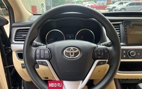 Toyota Highlander III, 2020 год, 2 300 000 рублей, 11 фотография