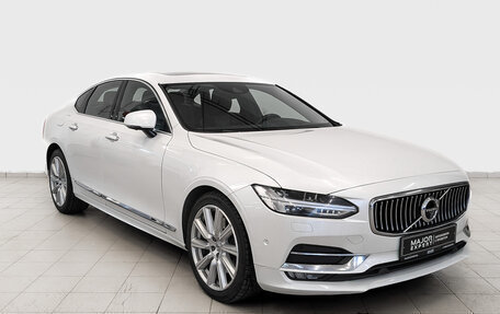 Volvo S90 II рестайлинг, 2019 год, 2 800 000 рублей, 3 фотография