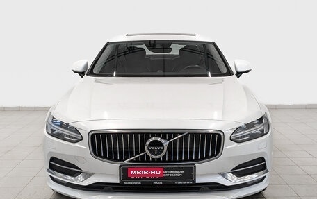 Volvo S90 II рестайлинг, 2019 год, 2 800 000 рублей, 2 фотография