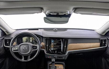 Volvo S90 II рестайлинг, 2019 год, 2 800 000 рублей, 14 фотография