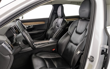 Volvo S90 II рестайлинг, 2019 год, 2 800 000 рублей, 20 фотография