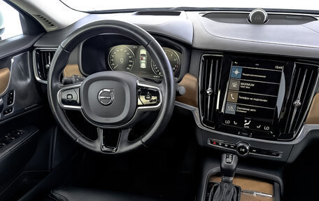 Volvo S90 II рестайлинг, 2019 год, 2 800 000 рублей, 30 фотография
