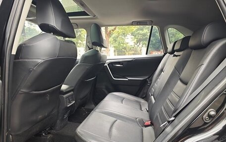 Toyota RAV4, 2022 год, 2 275 000 рублей, 13 фотография