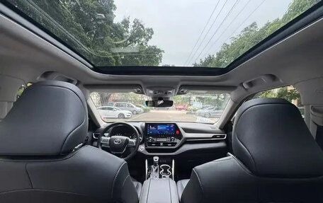 Toyota Highlander, 2022 год, 3 750 000 рублей, 6 фотография