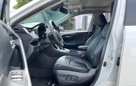 Toyota RAV4, 2022 год, 2 301 699 рублей, 4 фотография