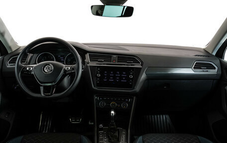 Volkswagen Tiguan II, 2019 год, 2 199 000 рублей, 10 фотография