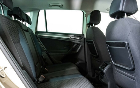 Volkswagen Tiguan II, 2019 год, 2 199 000 рублей, 15 фотография