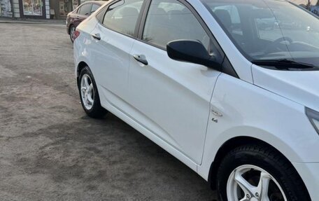 Hyundai Solaris II рестайлинг, 2014 год, 1 070 000 рублей, 3 фотография