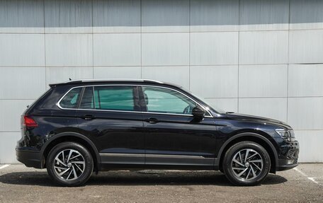 Volkswagen Tiguan II, 2018 год, 2 600 000 рублей, 5 фотография