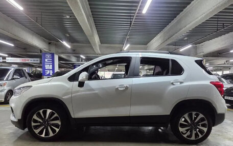 Chevrolet Trax, 2021 год, 999 000 рублей, 4 фотография