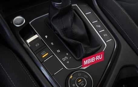 Volkswagen Tiguan II, 2018 год, 2 600 000 рублей, 14 фотография