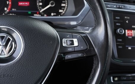 Volkswagen Tiguan II, 2018 год, 2 600 000 рублей, 17 фотография