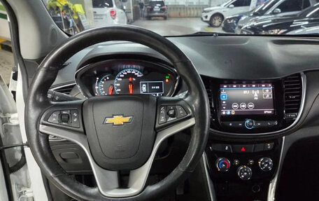 Chevrolet Trax, 2021 год, 999 000 рублей, 15 фотография