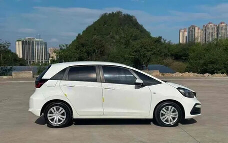 Honda Fit, 2022 год, 1 120 000 рублей, 5 фотография