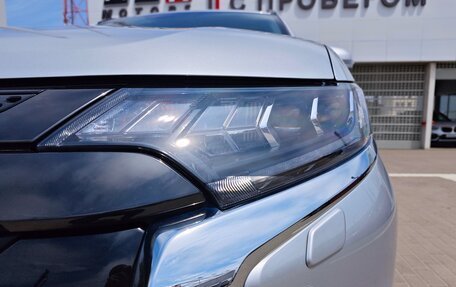 Mitsubishi Outlander III рестайлинг 3, 2022 год, 2 999 999 рублей, 11 фотография