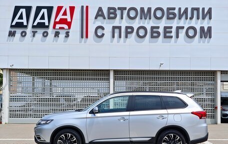 Mitsubishi Outlander III рестайлинг 3, 2022 год, 2 999 999 рублей, 8 фотография