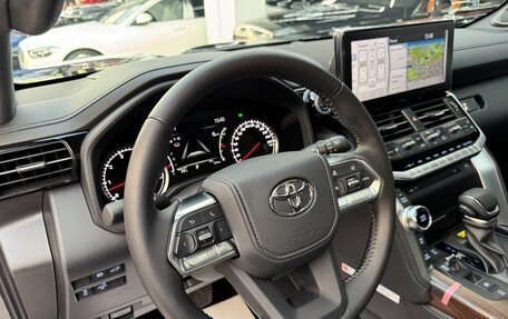 Toyota Land Cruiser, 2024 год, 11 890 000 рублей, 16 фотография
